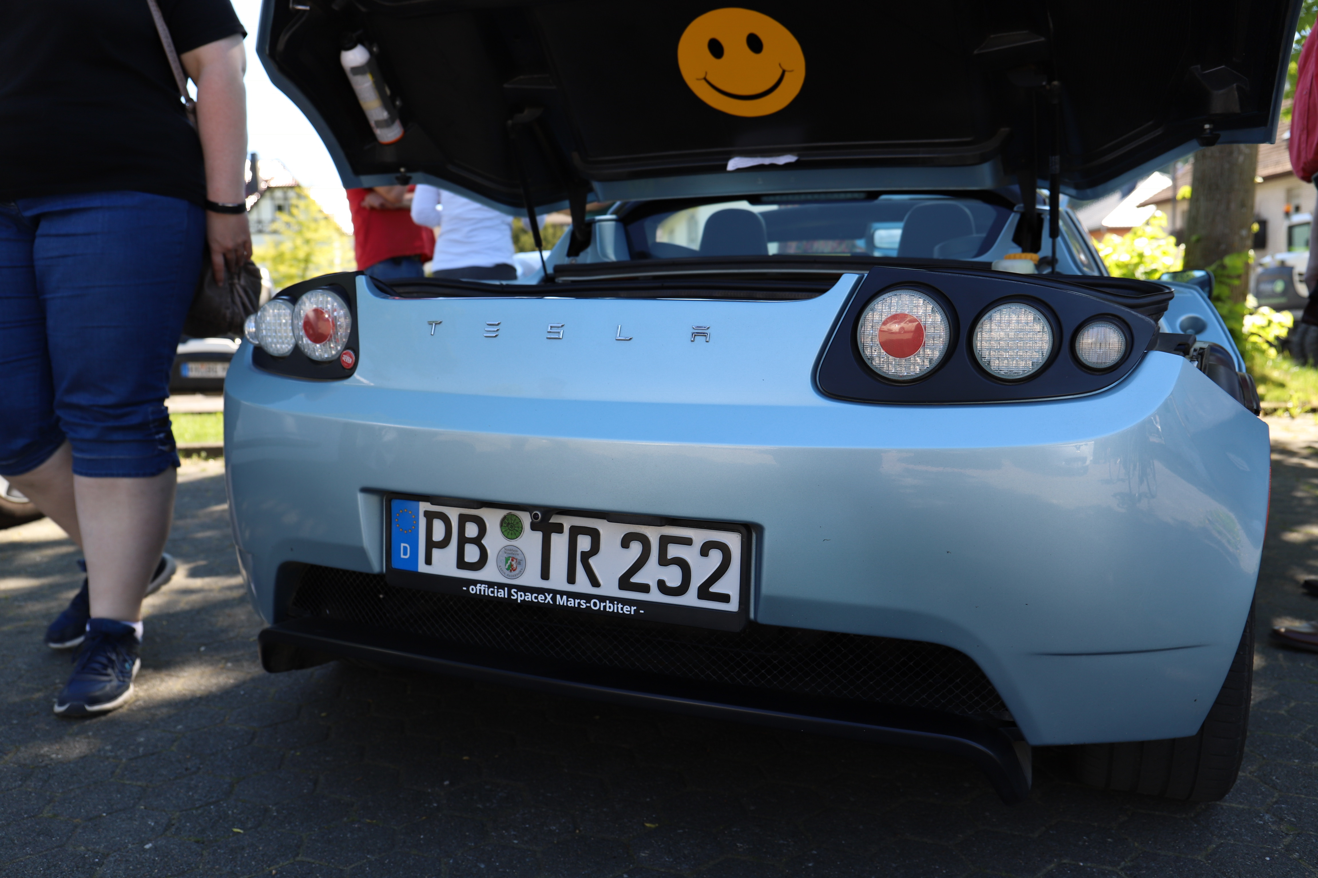 Altenbeken 2018 Tesla Roadster Spruch